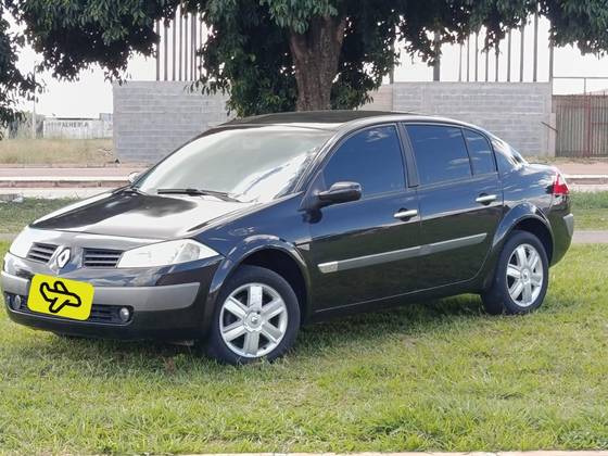 RENAULT MEGANE 2.0 DYNAMIQUE SEDAN 16V GASOLINA 4P MANUAL RENAULT MEGANE 2.0 DYNAMIQUE SEDAN 16V GASOLINA 4P MANUAL